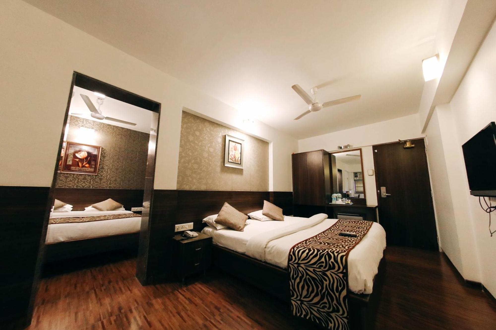 Hotel Maharana Inn Chembur Mumbai  Buitenkant foto