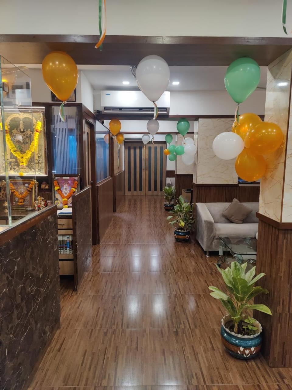 Hotel Maharana Inn Chembur Mumbai  Buitenkant foto