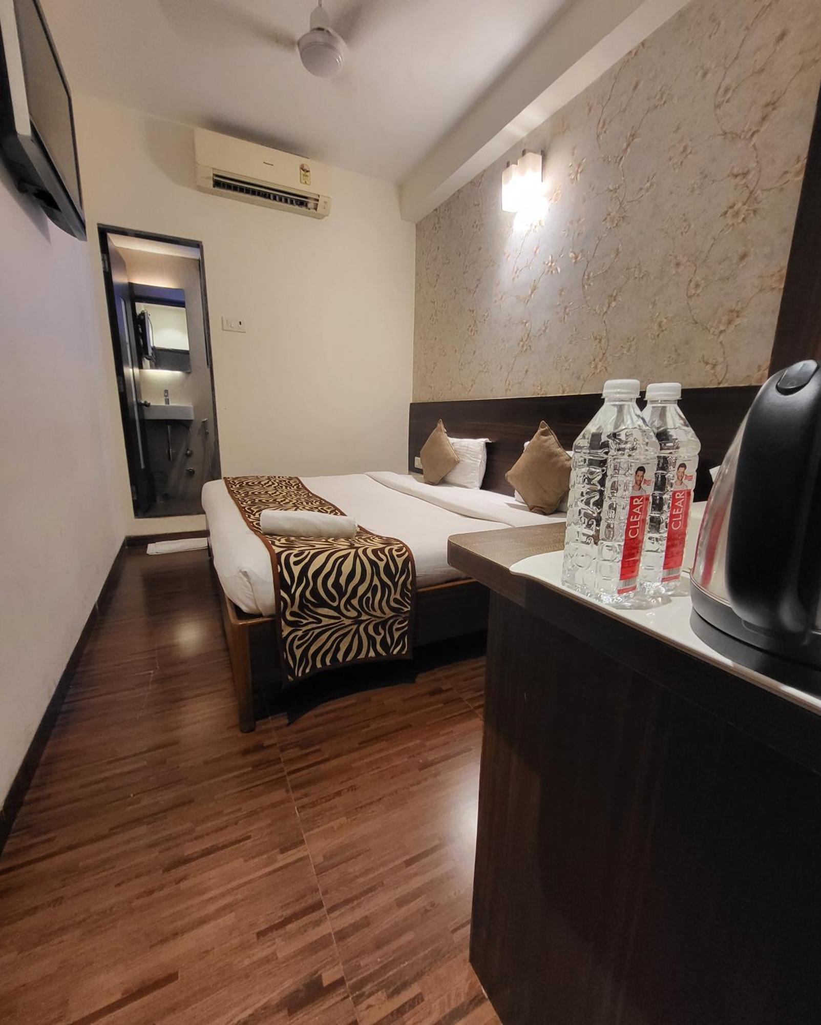 Hotel Maharana Inn Chembur Mumbai  Buitenkant foto
