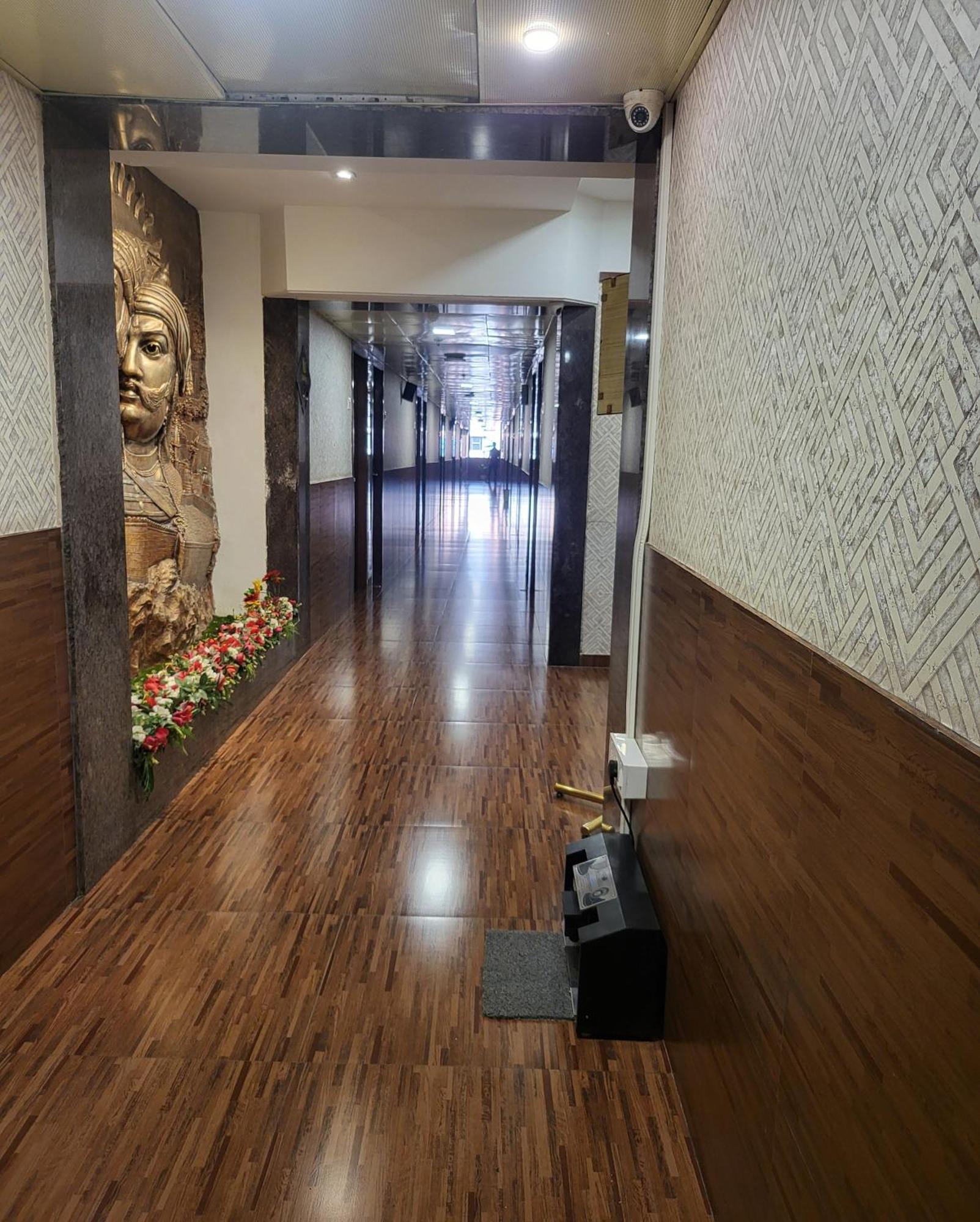 Hotel Maharana Inn Chembur Mumbai  Buitenkant foto