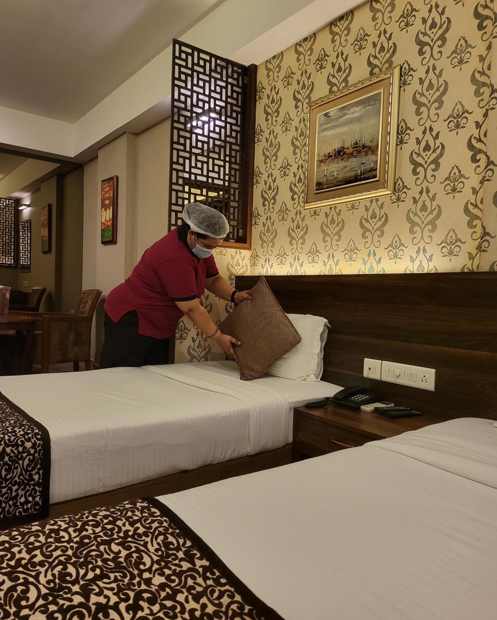 Hotel Maharana Inn Chembur Mumbai  Buitenkant foto